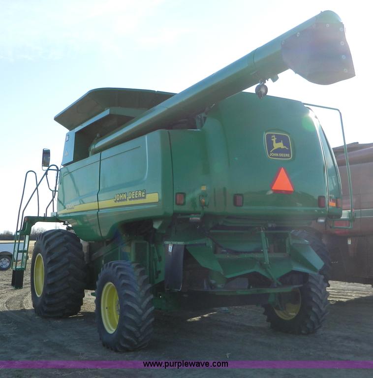 image for item D8652 2000 John Deere 9750 STS combine