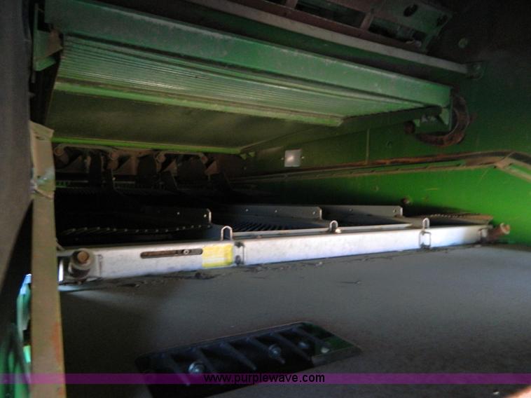 image for item D8652 2000 John Deere 9750 STS combine