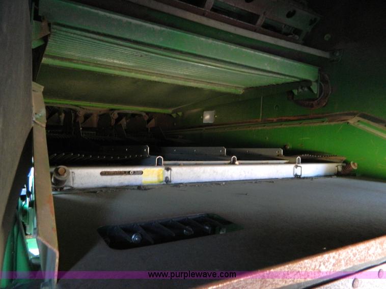 image for item D8652 2000 John Deere 9750 STS combine