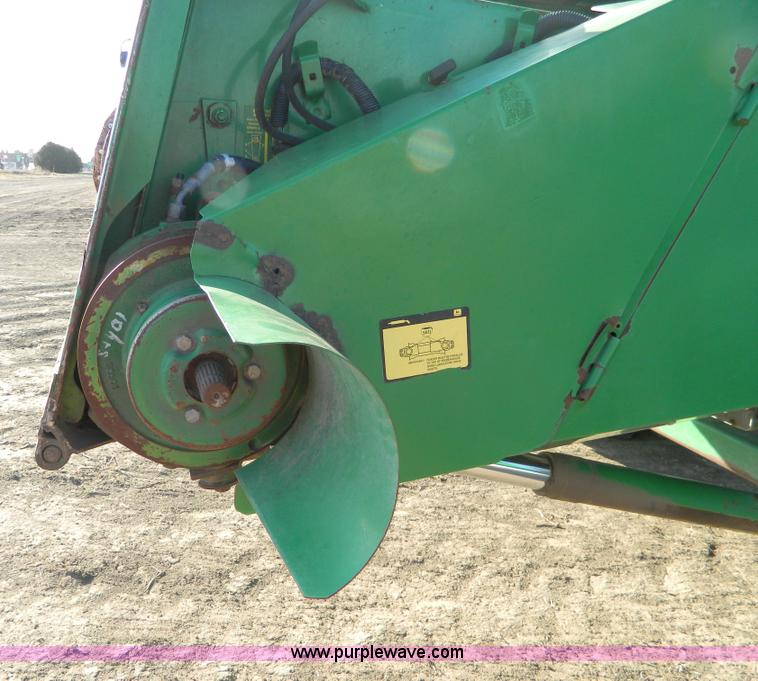 image for item D8652 2000 John Deere 9750 STS combine