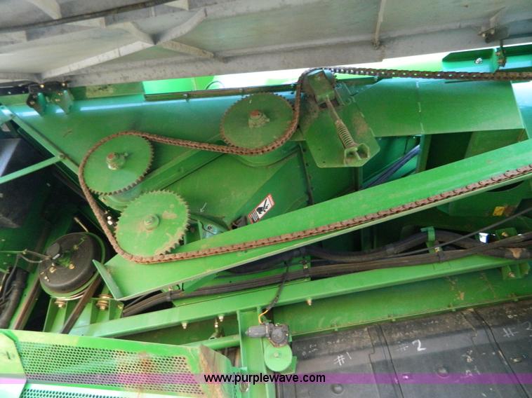 image for item D8652 2000 John Deere 9750 STS combine