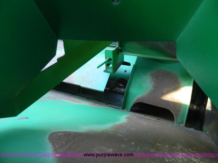 image for item D8652 2000 John Deere 9750 STS combine