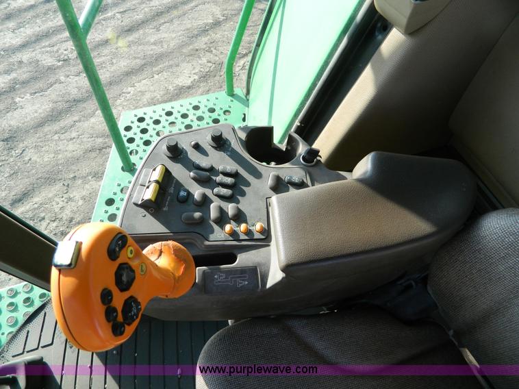 image for item D8652 2000 John Deere 9750 STS combine