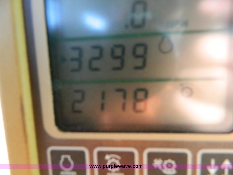 image for item D8652 2000 John Deere 9750 STS combine