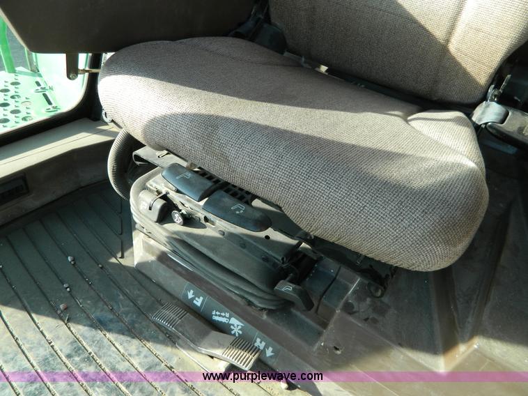 image for item D8652 2000 John Deere 9750 STS combine