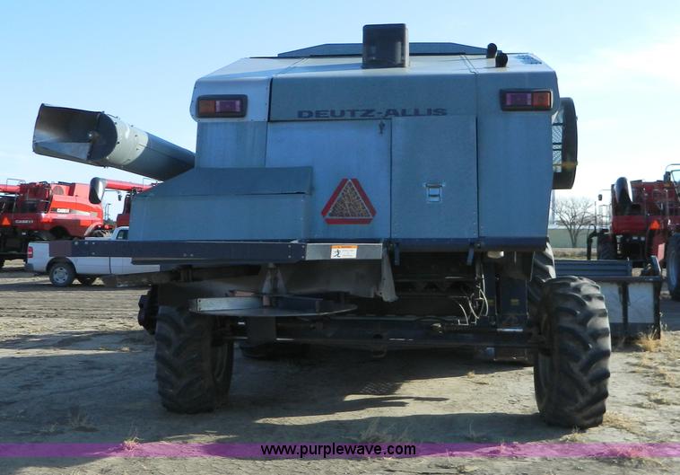 image for item D8653 1990 Gleaner R60 combine and 24' rigid platform