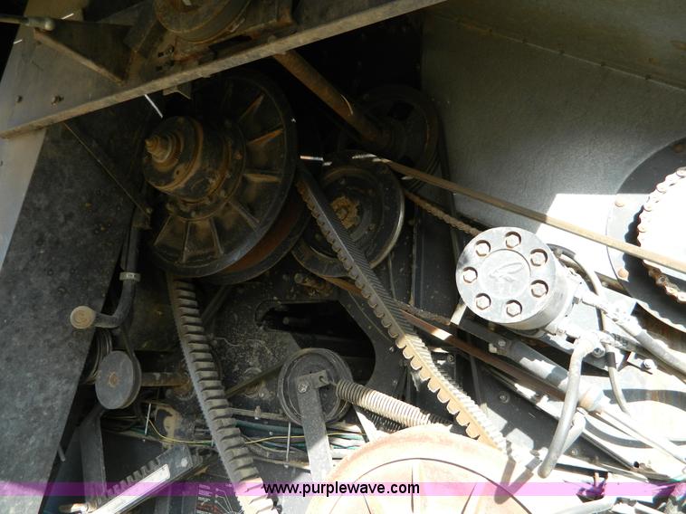 image for item D8653 1990 Gleaner R60 combine and 24' rigid platform