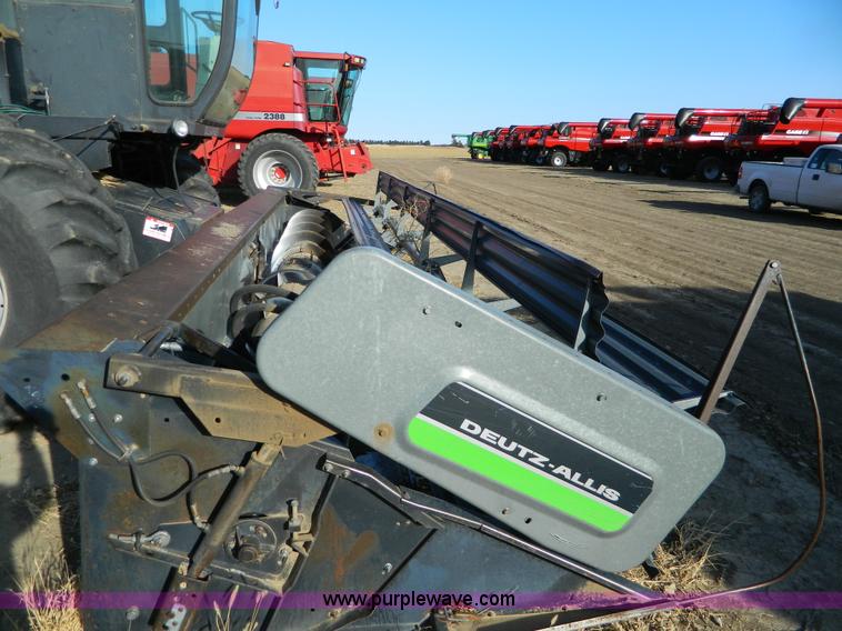 image for item D8653 1990 Gleaner R60 combine and 24' rigid platform