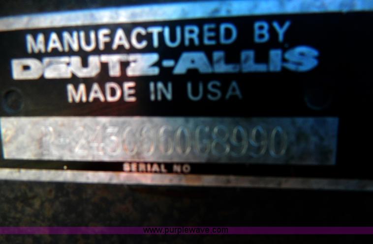 image for item D8653 1990 Gleaner R60 combine and 24' rigid platform