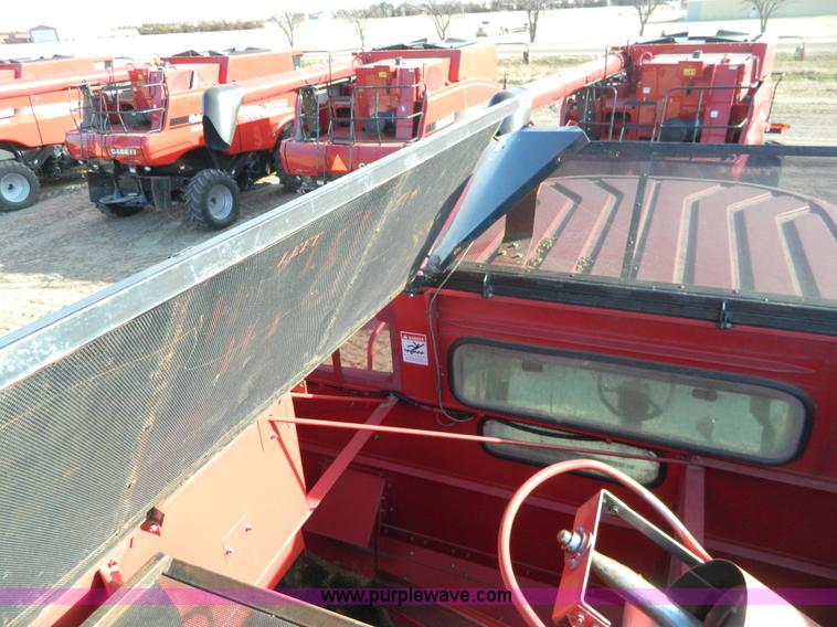 image for item D8654 1998 Case IH 2388 combine