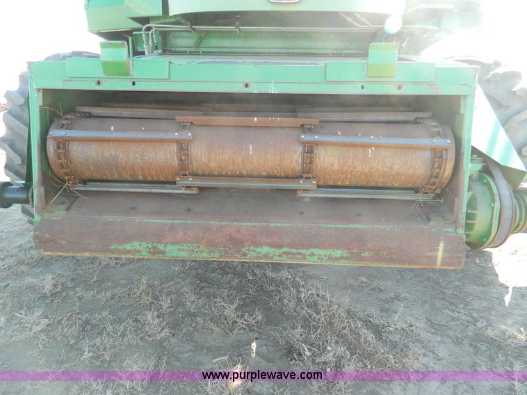 image for item D8656 1996 John Deere 9600 combine