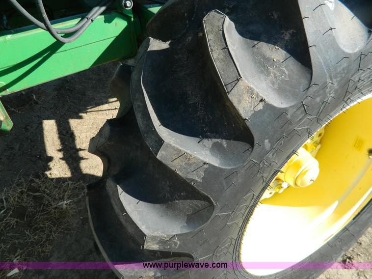 image for item D8656 1996 John Deere 9600 combine