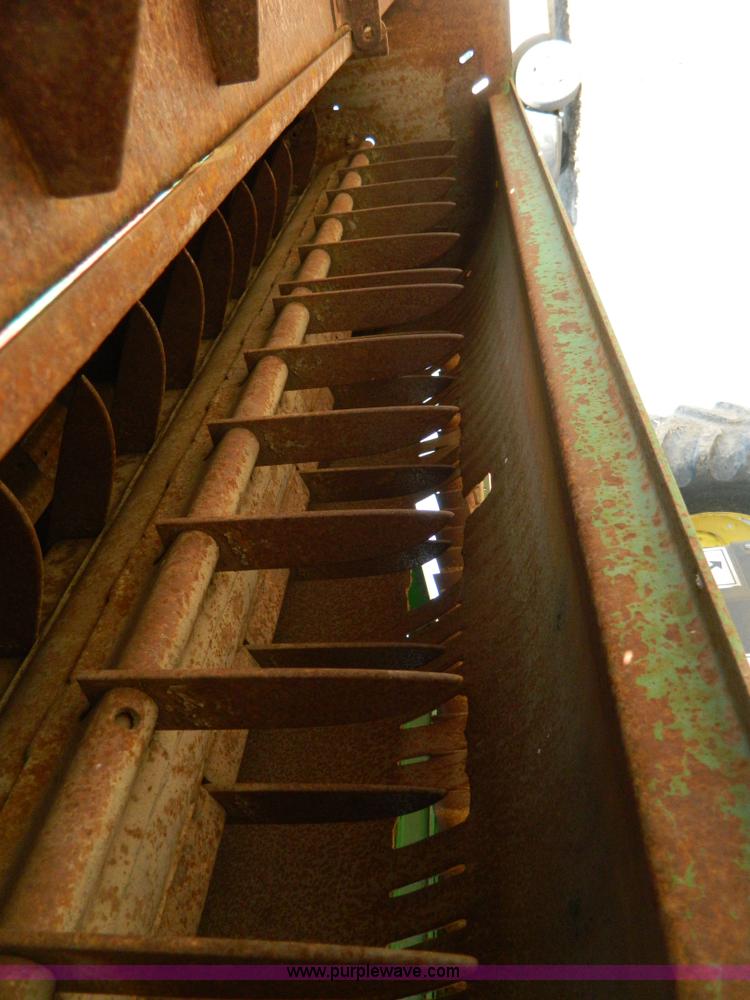 image for item D8656 1996 John Deere 9600 combine