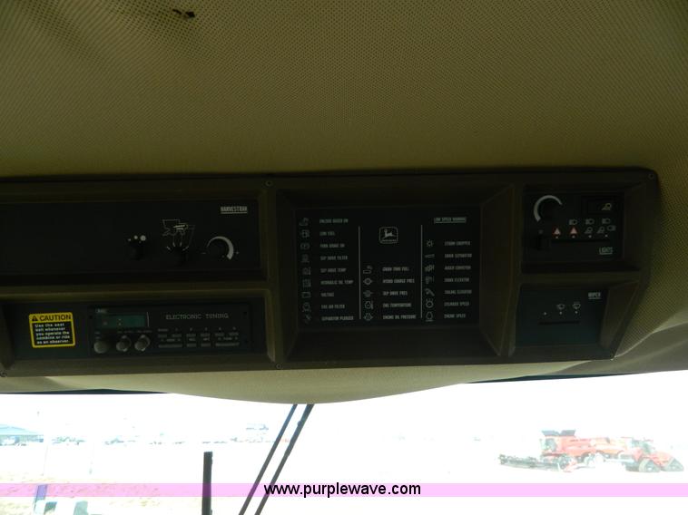 image for item D8656 1996 John Deere 9600 combine