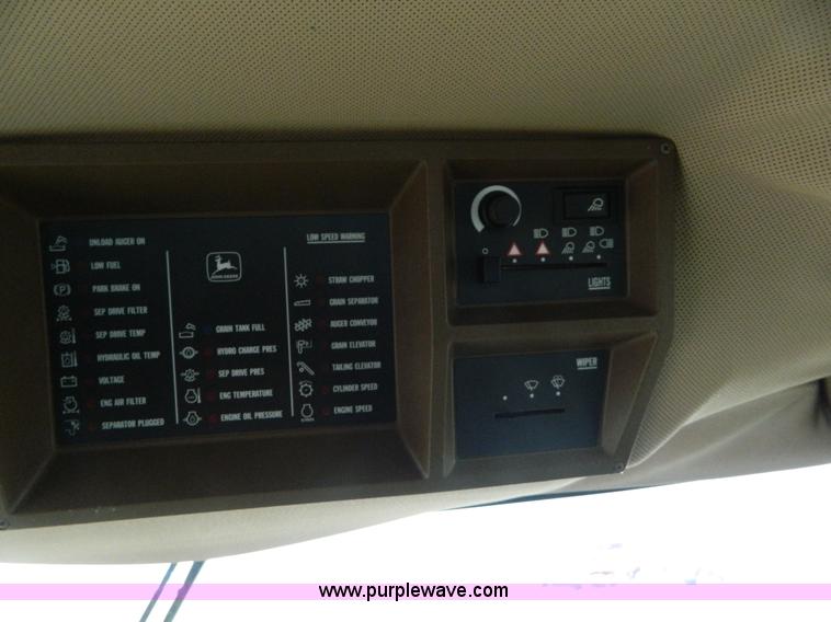 image for item D8656 1996 John Deere 9600 combine