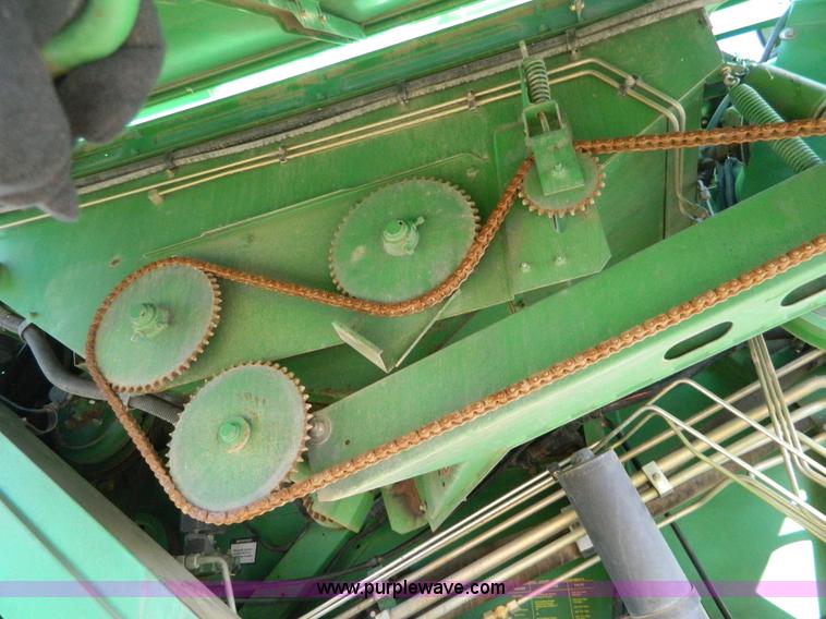 image for item D8656 1996 John Deere 9600 combine