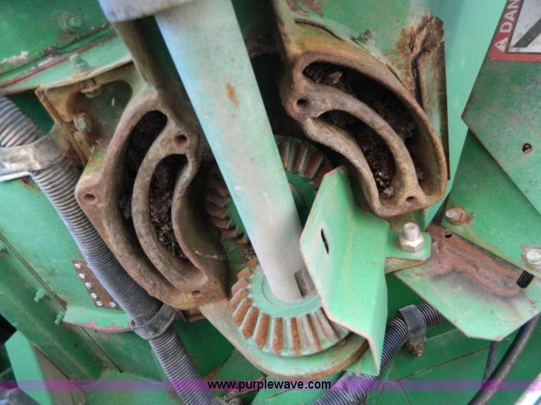 image for item D8656 1996 John Deere 9600 combine