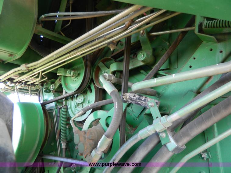 image for item D8656 1996 John Deere 9600 combine