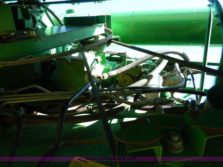 image for item D8656 1996 John Deere 9600 combine