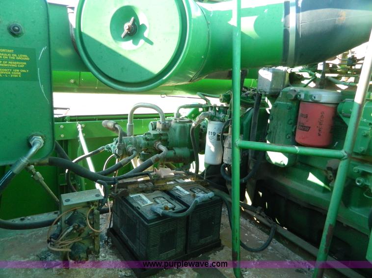 image for item D8656 1996 John Deere 9600 combine