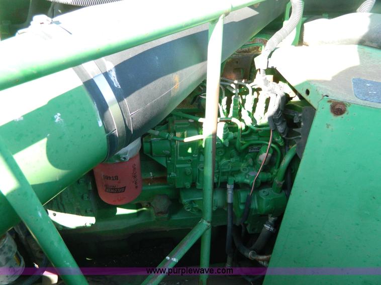 image for item D8656 1996 John Deere 9600 combine