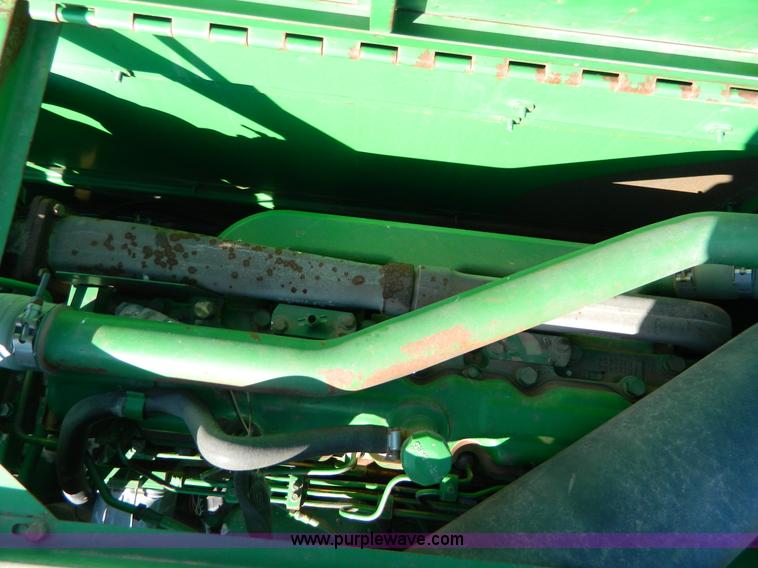 image for item D8656 1996 John Deere 9600 combine