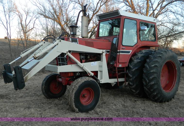image for item D8663 1973 International 966 tractor
