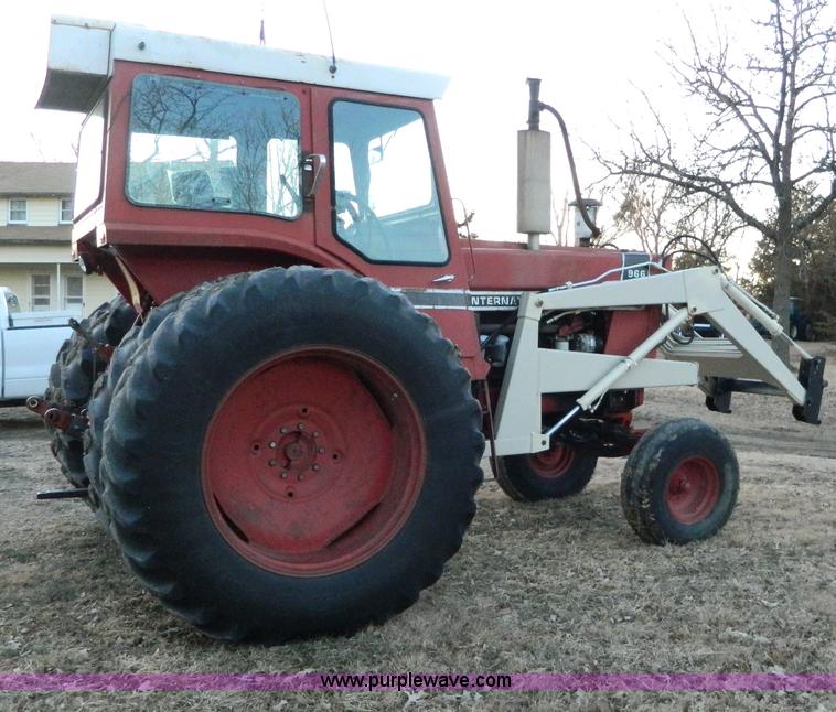 image for item D8663 1973 International 966 tractor