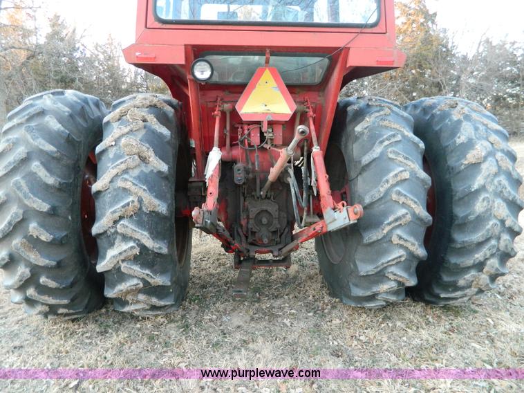 image for item D8663 1973 International 966 tractor