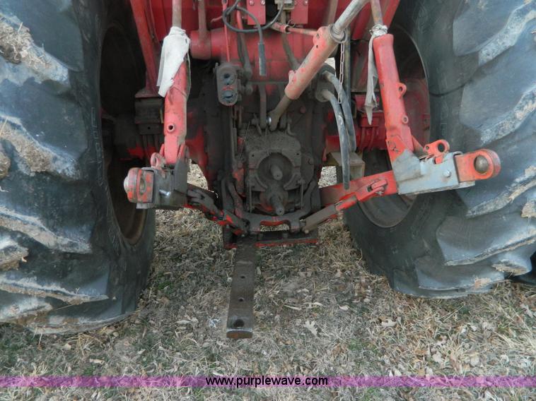image for item D8663 1973 International 966 tractor