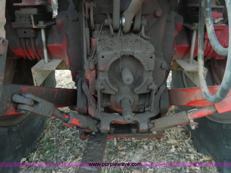 image for item D8663 1973 International 966 tractor