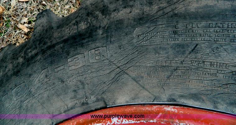 image for item D8663 1973 International 966 tractor