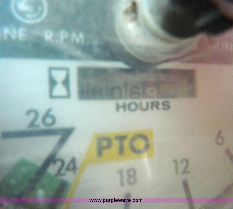 image for item D8663 1973 International 966 tractor