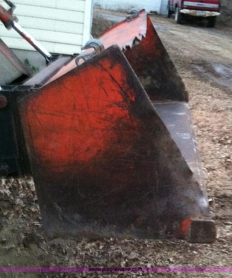 image for item D8663 1973 International 966 tractor