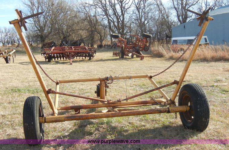 image for item H9207 Bale dolly/unroller