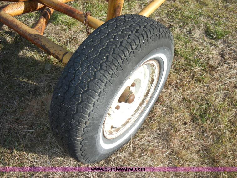 image for item H9207 Bale dolly/unroller