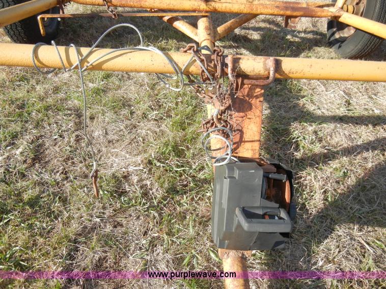 image for item H9207 Bale dolly/unroller