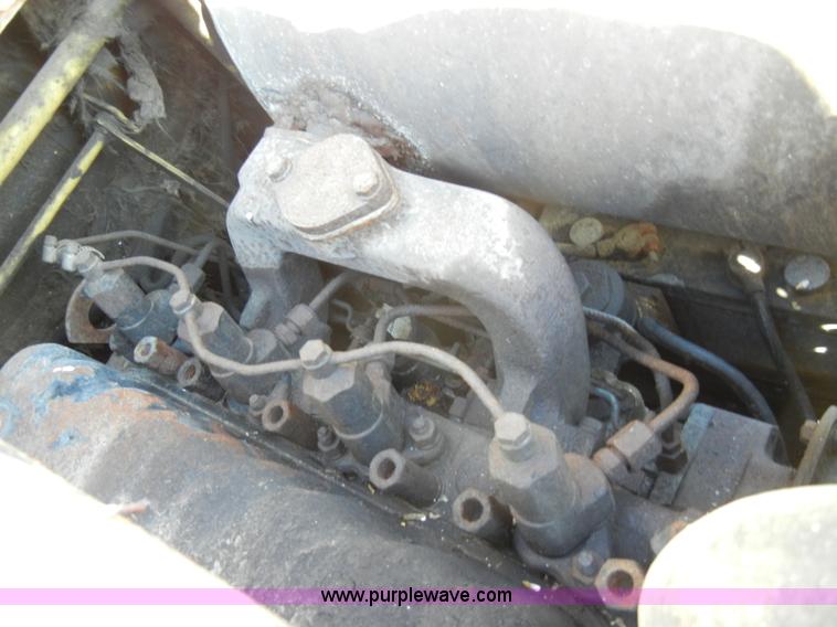 image for item H9222 1984 New Holland L555 skid steer