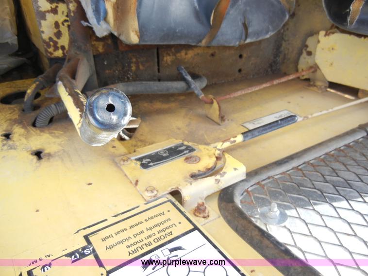 image for item H9222 1984 New Holland L555 skid steer