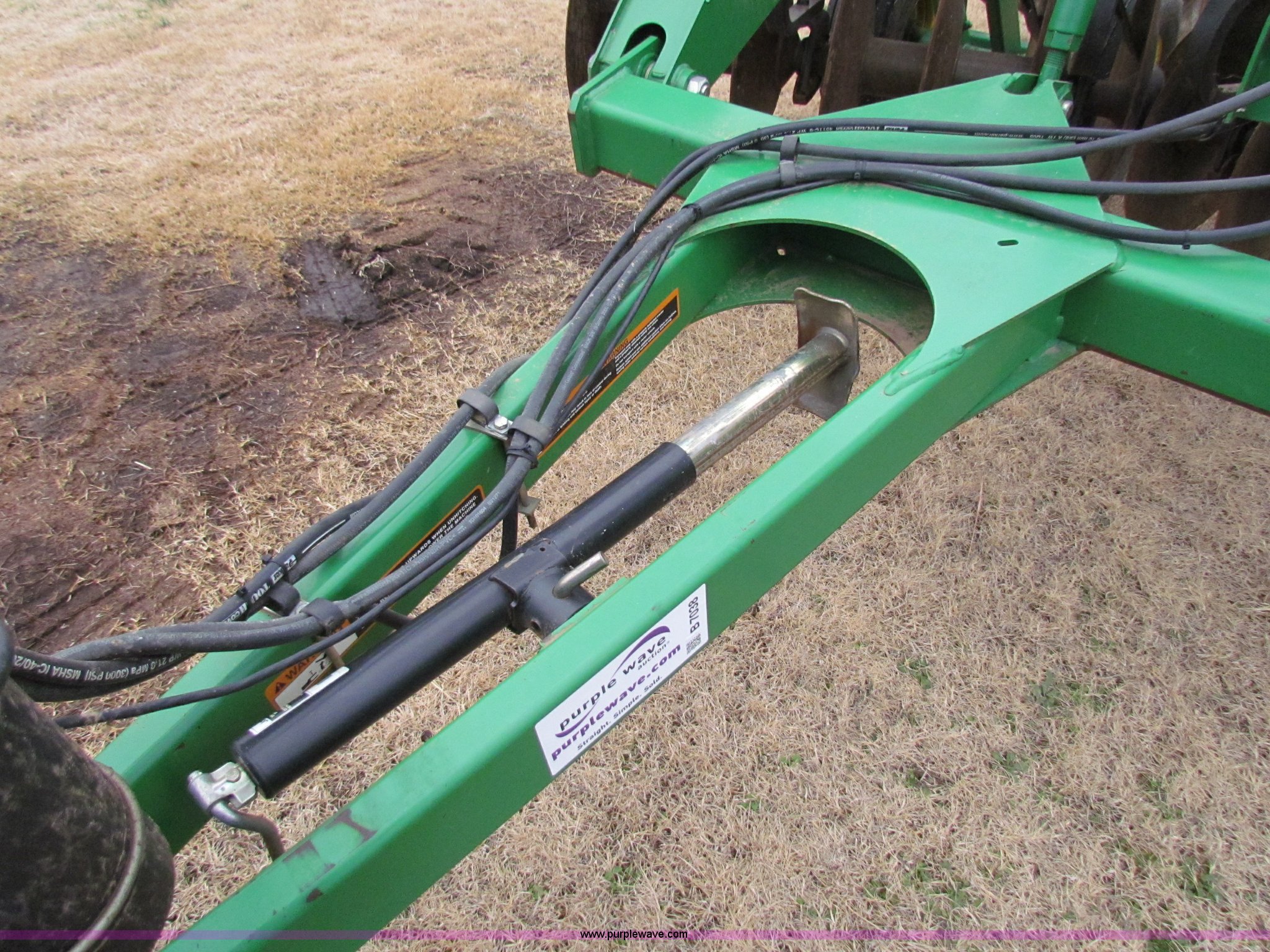 John Deere 637 rock disk in Blackwell, OK Item B7038 sold Purple Wave
