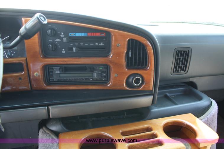 image for item A2290 1994 Ford E150 van