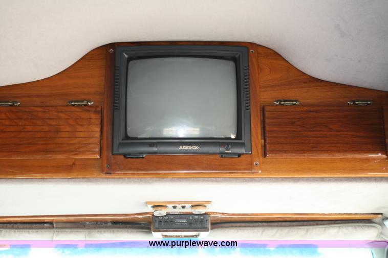 image for item A2290 1994 Ford E150 van