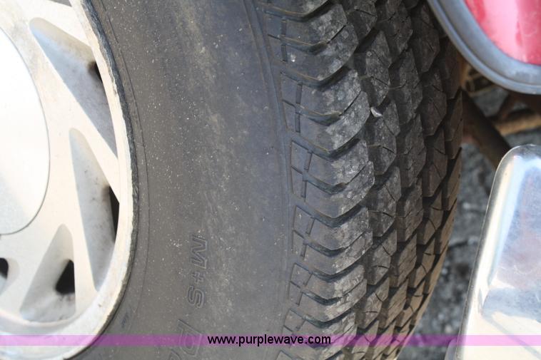 image for item A2290 1994 Ford E150 van