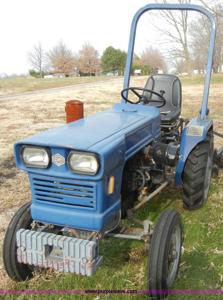 image for item A3372 Shandong TS180 tractor