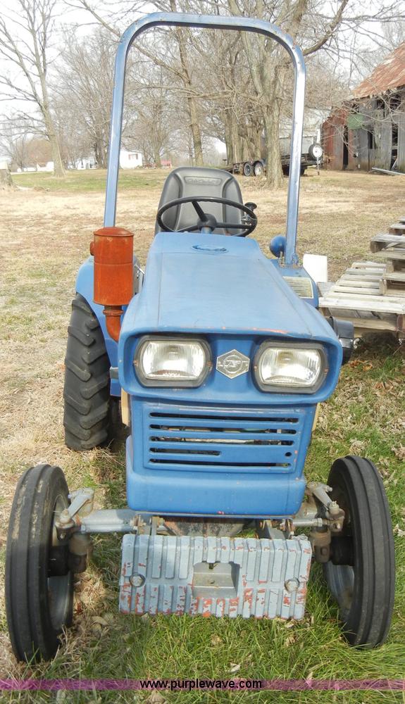 image for item A3372 Shandong TS180 tractor