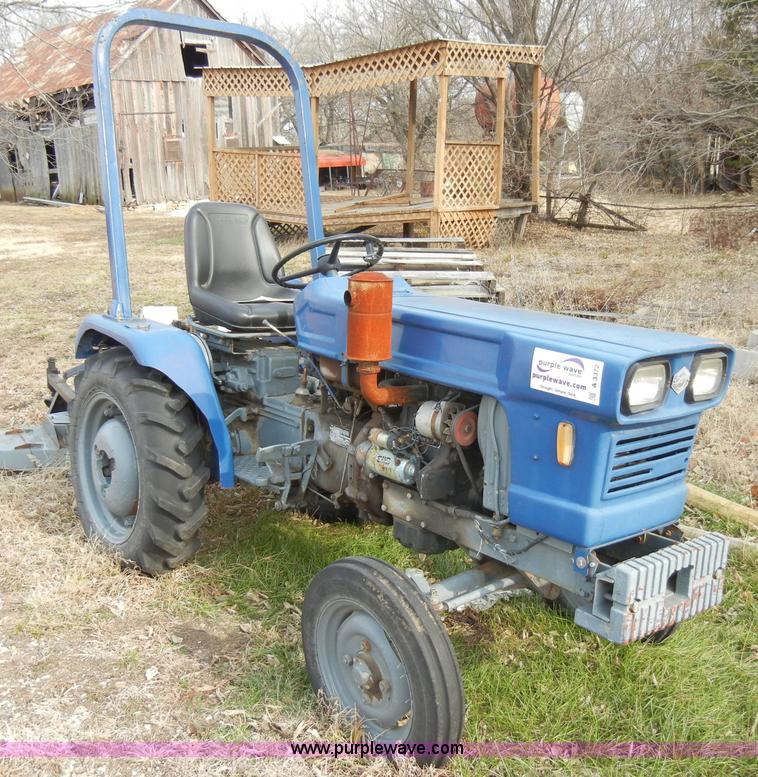 image for item A3372 Shandong TS180 tractor