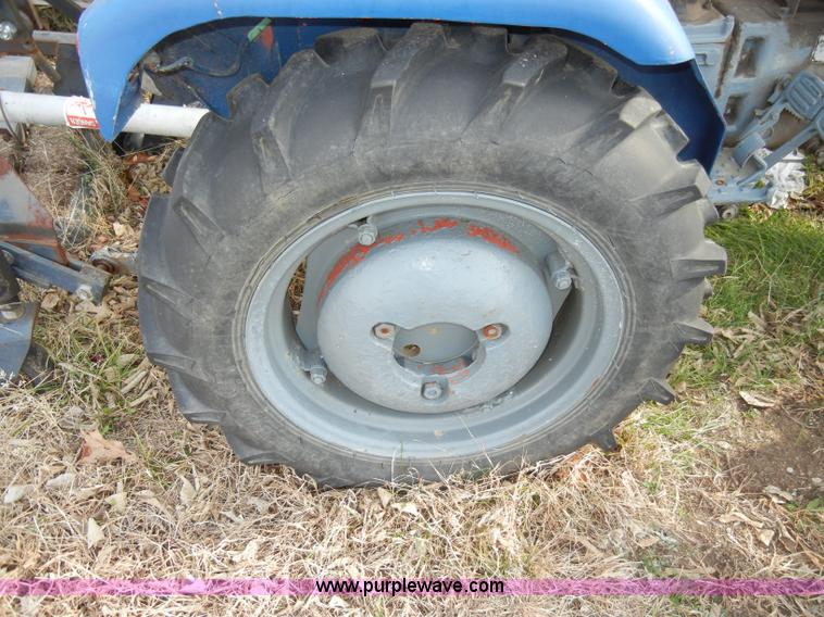image for item A3372 Shandong TS180 tractor