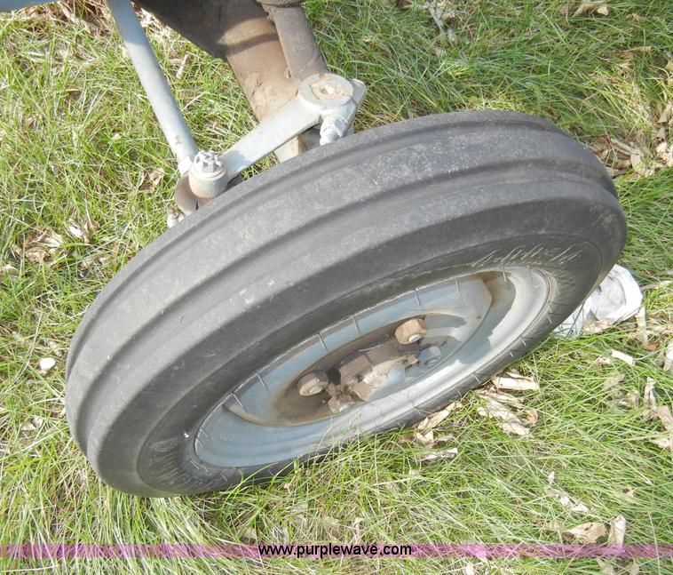 image for item A3372 Shandong TS180 tractor