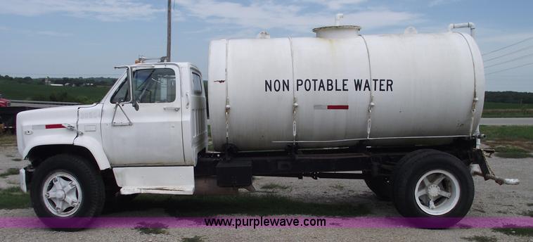 image for item A4075 1989 Chevrolet Kodiak D6500 water truck