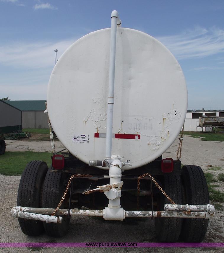 image for item A4075 1989 Chevrolet Kodiak D6500 water truck